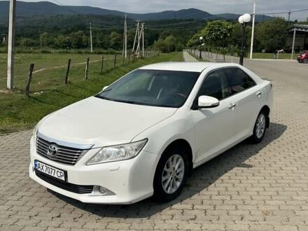 Білий Тойота Камрі, об'ємом двигуна 2.5 л та пробігом 370 тис. км за 12500 $, фото 1 на Automoto.ua