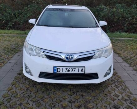 Белый Тойота Камри, объемом двигателя 2.5 л и пробегом 220 тыс. км за 14500 $, фото 1 на Automoto.ua