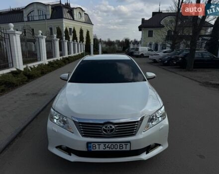 Белый Тойота Камри, объемом двигателя 2.49 л и пробегом 247 тыс. км за 13000 $, фото 1 на Automoto.ua