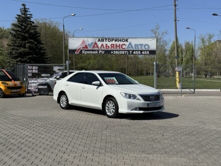 Тойота Камри 2012 в Кривом Роге на Automoto.ua Белый Тойота Камри, объемом двигателя 2.5 л и пробегом 91 тыс. км за 12000 $, фото 1 на Automoto.ua