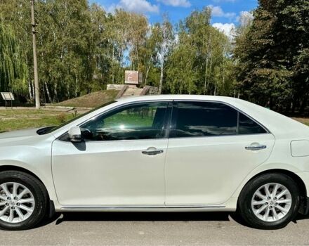 Білий Тойота Камрі, об'ємом двигуна 2.5 л та пробігом 260 тис. км за 12800 $, фото 1 на Automoto.ua