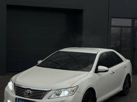 Білий Тойота Камрі, об'ємом двигуна 2.5 л та пробігом 188 тис. км за 14500 $, фото 1 на Automoto.ua