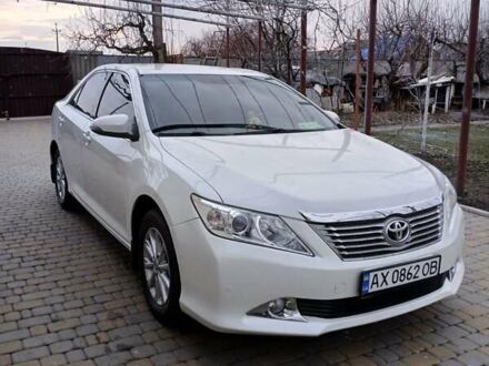 Тойота Камри 2012 в Харькове на Automoto.ua Белый Тойота Камри, объемом двигателя 2.49 л и пробегом 199 тыс. км за 12600 $, фото 1 на Automoto.ua