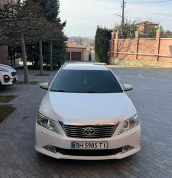 Белый Тойота Камри, объемом двигателя 3.46 л и пробегом 237 тыс. км за 16500 $, фото 1 на Automoto.ua