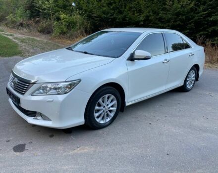 Білий Тойота Камрі, об'ємом двигуна 2.5 л та пробігом 147 тис. км за 15350 $, фото 1 на Automoto.ua
