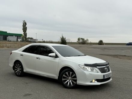 Білий Тойота Камрі, об'ємом двигуна 2.5 л та пробігом 206 тис. км за 11900 $, фото 1 на Automoto.ua