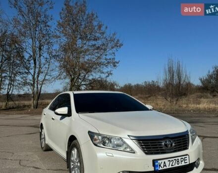 Белый Тойота Камри, объемом двигателя 2.49 л и пробегом 196 тыс. км за 13800 $, фото 1 на Automoto.ua