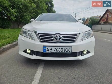 Белый Тойота Камри, объемом двигателя 2.5 л и пробегом 192 тыс. км за 13500 $, фото 1 на Automoto.ua