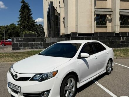 Білий Тойота Камрі, об'ємом двигуна 2.5 л та пробігом 129 тис. км за 12200 $, фото 1 на Automoto.ua