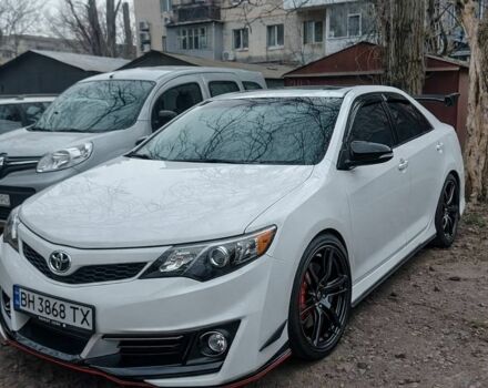 Белый Тойота Камри, объемом двигателя 2.5 л и пробегом 260 тыс. км за 8700 $, фото 1 на Automoto.ua