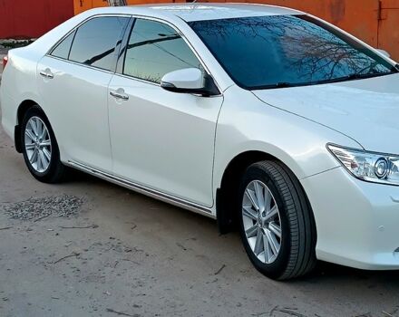 Белый Тойота Камри, объемом двигателя 2.5 л и пробегом 124 тыс. км за 17500 $, фото 1 на Automoto.ua