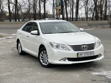 Белый Тойота Камри, объемом двигателя 2.5 л и пробегом 125 тыс. км за 17500 $, фото 1 на Automoto.ua