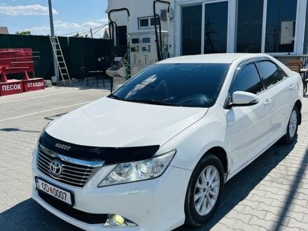 Тойота Камри 2013 в Одессе на Automoto.ua Белый Тойота Камри, объемом двигателя 2.5 л и пробегом 220 тыс. км за 11500 $, фото 1 на Automoto.ua