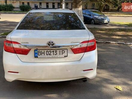 Тойота Камри 2013 в Одессе на Automoto.ua Белый Тойота Камри, объемом двигателя 2.5 л и пробегом 186 тыс. км за 13100 $, фото 1 на Automoto.ua