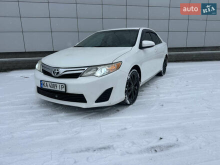 Білий Тойота Камрі, об'ємом двигуна 2.4 л та пробігом 199 тис. км за 9100 $, фото 1 на Automoto.ua