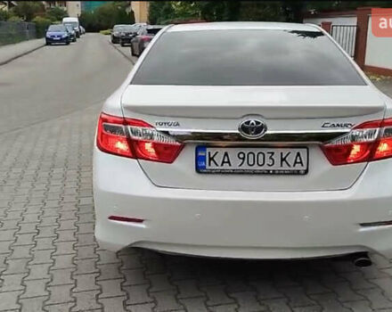 Белый Тойота Камри, объемом двигателя 2.49 л и пробегом 230 тыс. км за 15000 $, фото 1 на Automoto.ua