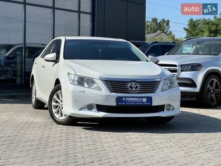 Белый Тойота Камри, объемом двигателя 2.49 л и пробегом 195 тыс. км за 13990 $, фото 1 на Automoto.ua