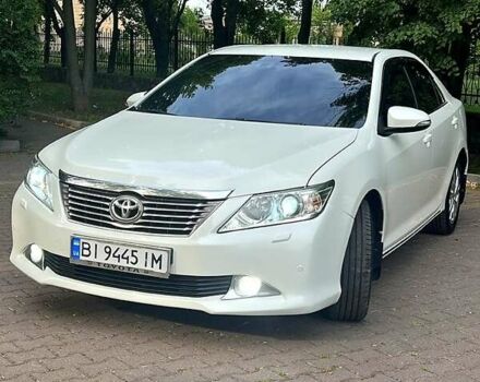 Білий Тойота Камрі, об'ємом двигуна 2.5 л та пробігом 120 тис. км за 12500 $, фото 1 на Automoto.ua