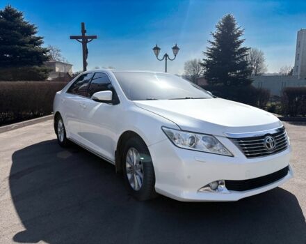Белый Тойота Камри, объемом двигателя 0 л и пробегом 212 тыс. км за 14200 $, фото 1 на Automoto.ua