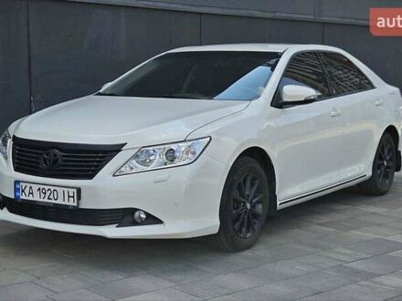 Белый Тойота Камри, объемом двигателя 2.49 л и пробегом 100 тыс. км за 15699 $, фото 1 на Automoto.ua