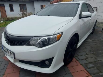 Тойота Камри 2013 в Стрые на Automoto.ua Белый Тойота Камри, объемом двигателя 2.5 л и пробегом 151 тыс. км за 12500 $, фото 1 на Automoto.ua