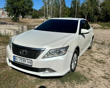 Белый Тойота Камри, объемом двигателя 2.49 л и пробегом 295 тыс. км за 10800 $, фото 1 на Automoto.ua