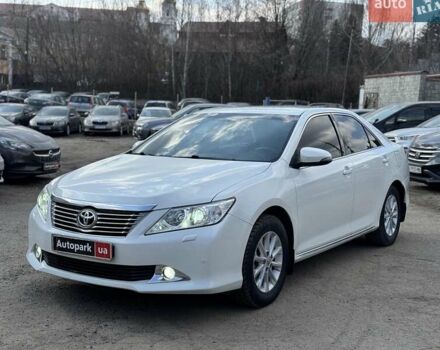 Белый Тойота Камри, объемом двигателя 2.5 л и пробегом 242 тыс. км за 14990 $, фото 1 на Automoto.ua