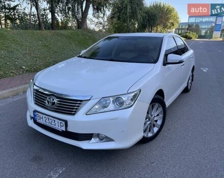 Белый Тойота Камри, объемом двигателя 2.49 л и пробегом 180 тыс. км за 15500 $, фото 1 на Automoto.ua