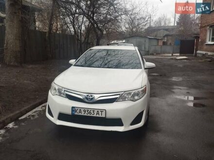 Тойота Камри 2014 в Конотопе на Automoto.ua Белый Тойота Камри, объемом двигателя 2.4 л и пробегом 290 тыс. км за 12000 $, фото 1 на Automoto.ua