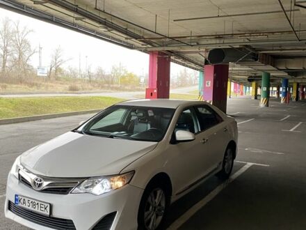 Білий Тойота Камрі, об'ємом двигуна 2.5 л та пробігом 199 тис. км за 7650 $, фото 1 на Automoto.ua