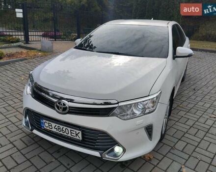 Белый Тойота Камри, объемом двигателя 2.5 л и пробегом 175 тыс. км за 13999 $, фото 1 на Automoto.ua