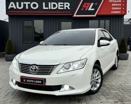 Белый Тойота Камри, объемом двигателя 2.5 л и пробегом 187 тыс. км за 14300 $, фото 1 на Automoto.ua