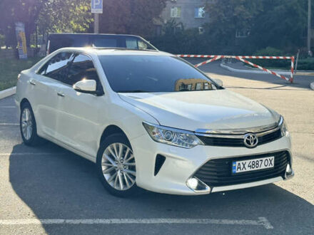 Белый Тойота Камри, объемом двигателя 2.49 л и пробегом 163 тыс. км за 18700 $, фото 1 на Automoto.ua