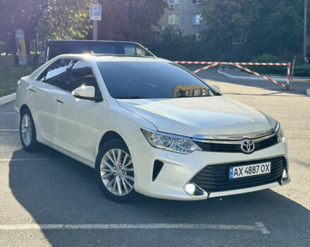 Белый Тойота Камри, объемом двигателя 2.49 л и пробегом 163 тыс. км за 18700 $, фото 1 на Automoto.ua