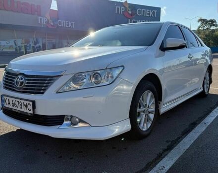 Белый Тойота Камри, объемом двигателя 2.5 л и пробегом 326 тыс. км за 13500 $, фото 1 на Automoto.ua