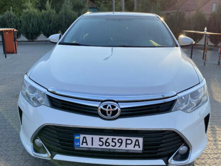 Белый Тойота Камри, объемом двигателя 2.49 л и пробегом 203 тыс. км за 15800 $, фото 1 на Automoto.ua