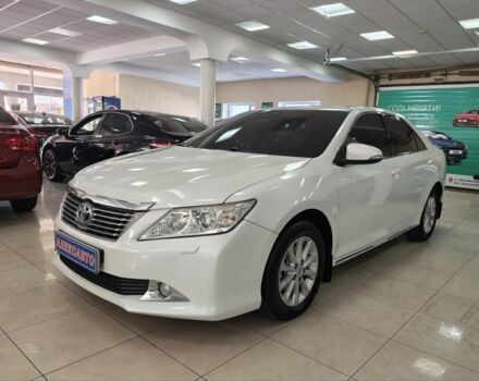 Белый Тойота Камри, объемом двигателя 2.5 л и пробегом 190 тыс. км за 14199 $, фото 1 на Automoto.ua