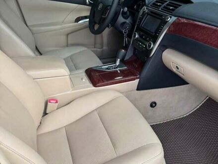 Белый Тойота Камри, объемом двигателя 2.5 л и пробегом 250 тыс. км за 13990 $, фото 1 на Automoto.ua