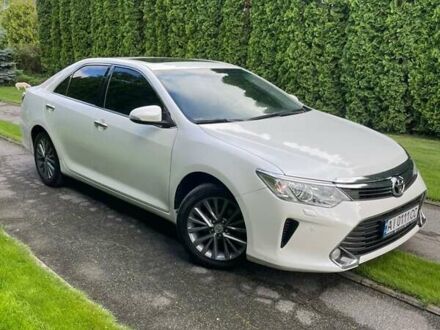 Белый Тойота Камри, объемом двигателя 2.49 л и пробегом 152 тыс. км за 17500 $, фото 1 на Automoto.ua