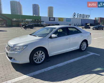 Белый Тойота Камри, объемом двигателя 2.49 л и пробегом 190 тыс. км за 14900 $, фото 1 на Automoto.ua