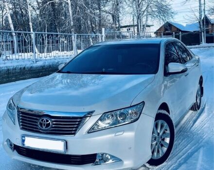 Білий Тойота Камрі, об'ємом двигуна 2.5 л та пробігом 214 тис. км за 12800 $, фото 1 на Automoto.ua