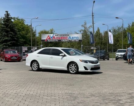 Білий Тойота Камрі, об'ємом двигуна 2.5 л та пробігом 352 тис. км за 8700 $, фото 1 на Automoto.ua