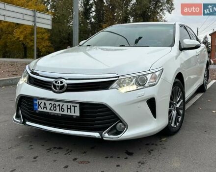 Білий Тойота Камрі, об'ємом двигуна 2.49 л та пробігом 142 тис. км за 18400 $, фото 1 на Automoto.ua