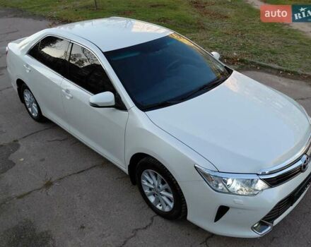 Белый Тойота Камри, объемом двигателя 2.5 л и пробегом 137 тыс. км за 16800 $, фото 1 на Automoto.ua