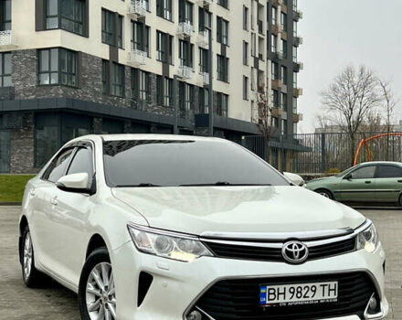 Белый Тойота Камри, объемом двигателя 2.49 л и пробегом 230 тыс. км за 14800 $, фото 1 на Automoto.ua