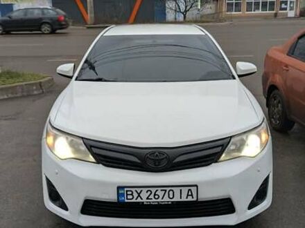 Белый Тойота Камри, объемом двигателя 2.49 л и пробегом 172 тыс. км за 9300 $, фото 1 на Automoto.ua