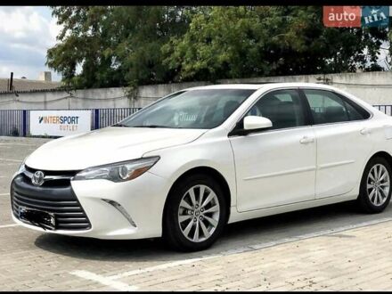 Тойота Камри 2015 в Знаменке на Automoto.ua Белый Тойота Камри, объемом двигателя 2.49 л и пробегом 108 тыс. км за 16000 $, фото 1 на Automoto.ua