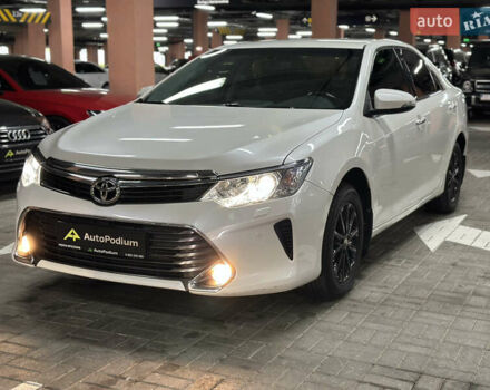 Белый Тойота Камри, объемом двигателя 2.49 л и пробегом 86 тыс. км за 18400 $, фото 1 на Automoto.ua