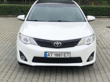 Білий Тойота Камрі, об'ємом двигуна 2.5 л та пробігом 140 тис. км за 11700 $, фото 1 на Automoto.ua