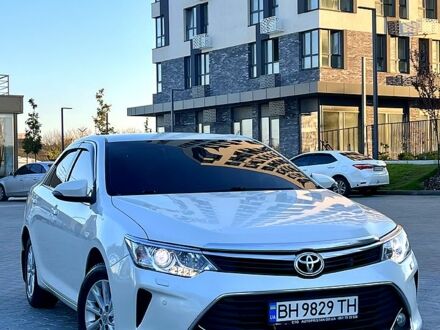 Білий Тойота Камрі, об'ємом двигуна 2.5 л та пробігом 230 тис. км за 14500 $, фото 1 на Automoto.ua